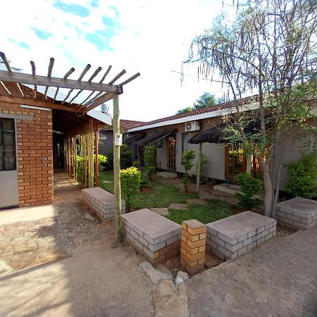 Belle Vue Bed & Breakfast Palapye Esterno foto