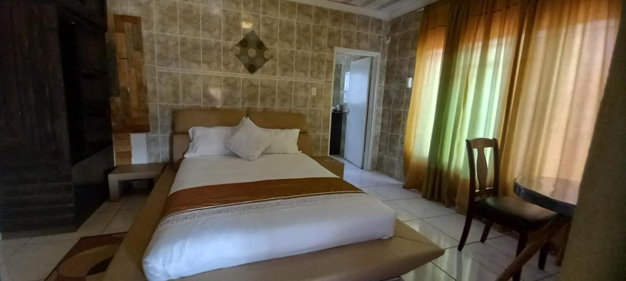 Belle Vue Bed & Breakfast Palapye Esterno foto