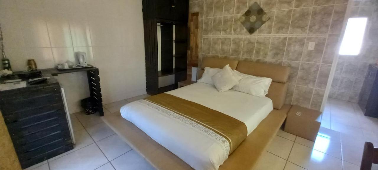 Belle Vue Bed & Breakfast Palapye Esterno foto