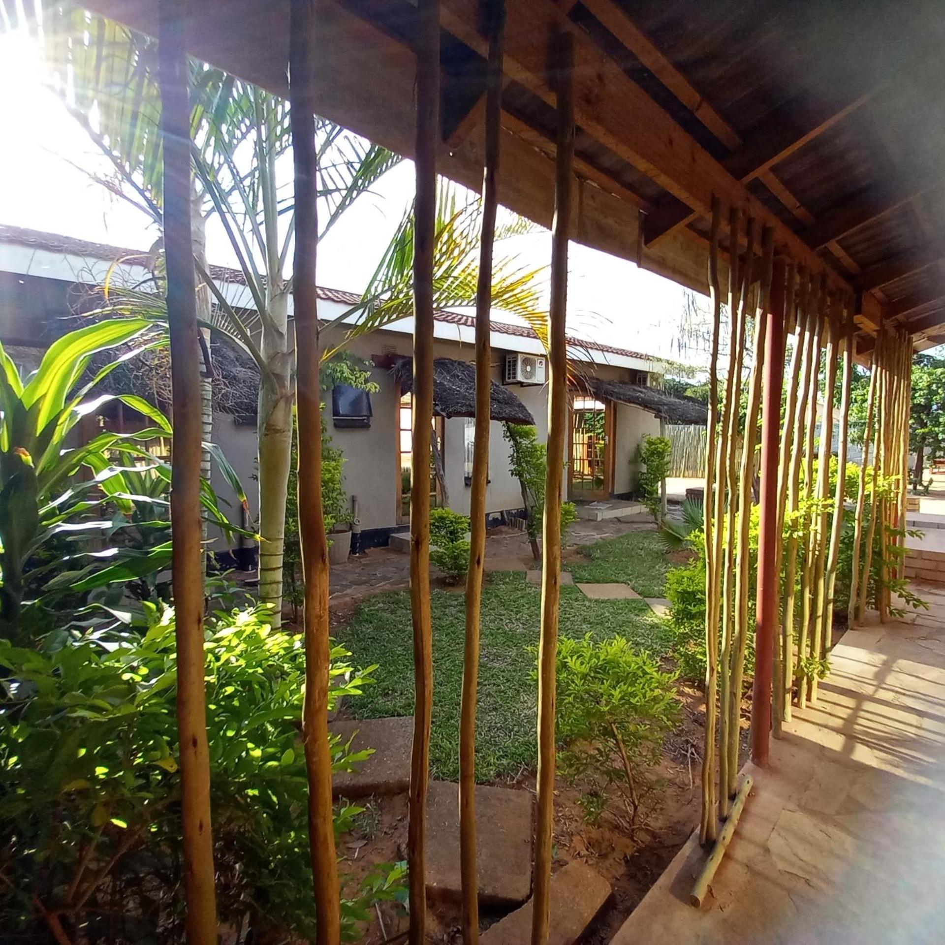 Belle Vue Bed & Breakfast Palapye Esterno foto