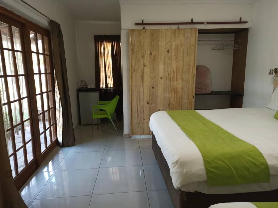 Belle Vue Bed & Breakfast Palapye Esterno foto